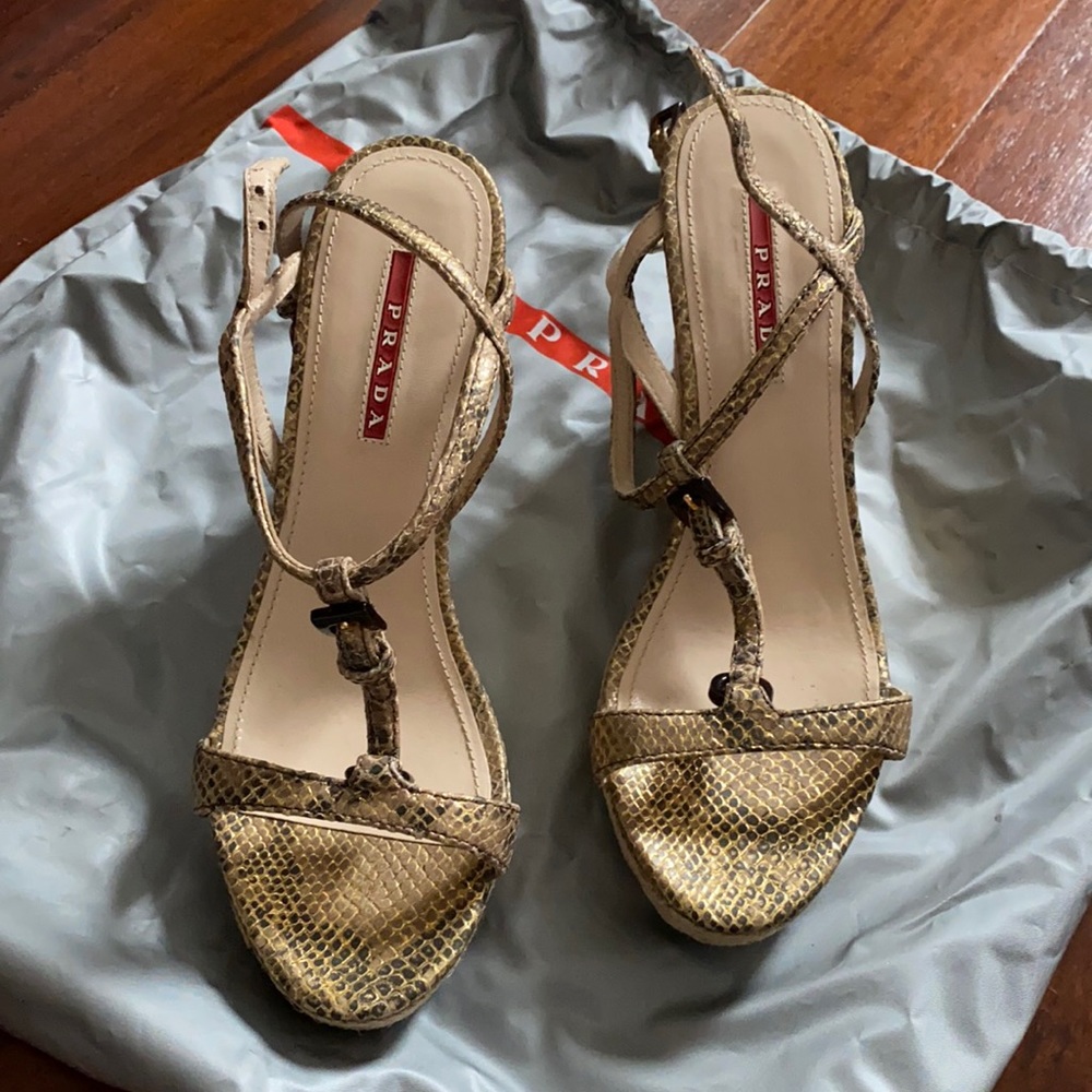 Prada women’s snake skin 37.5 wedge gold like new